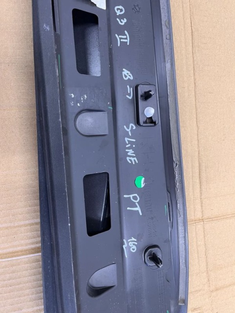 Listwa Audi q3 II 2 s-line 18- prawa tylna nakładka drzwi plastik 83a853970 Listwa Audi q3 II 2 s-line 18- prawa tylna nakładka drzwi plastik 83a853970
