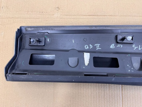 Listwa Audi q3 II 2 s-line 18- prawa tylna nakładka drzwi plastik 83a853970 Listwa Audi q3 II 2 s-line 18- prawa tylna nakładka drzwi plastik 83a853970