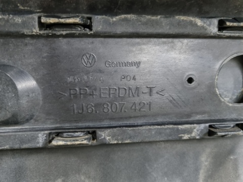 Zderzak tylny VW Golf IV 4 97-06r. tył dokładka dolna 1J6807521 Zderzak tylny VW Golf IV 4 97-06r. tył dokładka dolna 1J6807521