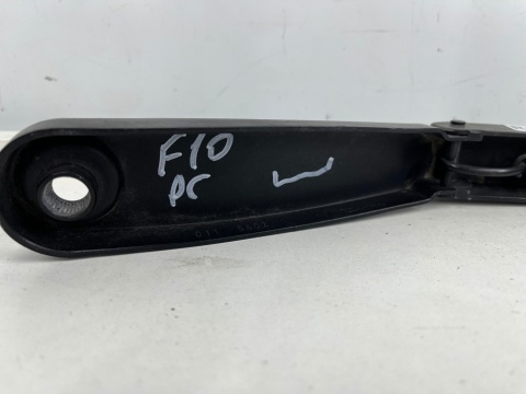 Ramię wycieraczki BMW 5 F10 F11 F06 GT F12 Cabrio F13 Coupe prawa strona pasażera 7203156 Ramię wycieraczki BMW 5 F10 F11 F06 GT F12 Cabrio F13 Coupe prawa strona pasażera 7203156