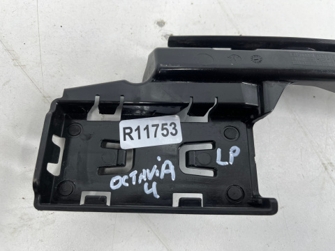 Ślizg Skoda Octavia 4 IV 19r.- lewe przednie mocowanie zderzaka błotnika wspornik 5e3807183 Ślizg Skoda Octavia 4 IV 19r.- lewe przednie mocowanie zderzaka błotnika wspornik 5e3807183