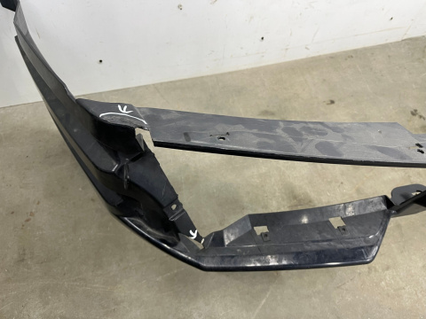 Zderzak przedni Lamborghini Gallardo PRZEDLIFT Mocowanie ślizg 2003-2008 Zderzak przedni Lamborghini Gallardo PRZEDLIFT Mocowanie ślizg 2003-2008