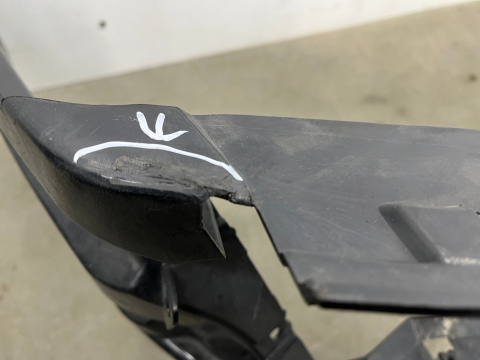 Zderzak przedni Lamborghini Gallardo PRZEDLIFT Mocowanie ślizg 2003-2008 Zderzak przedni Lamborghini Gallardo PRZEDLIFT Mocowanie ślizg 2003-2008