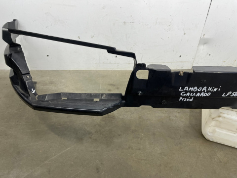Zderzak przedni Lamborghini Gallardo PRZEDLIFT Mocowanie ślizg 2003-2008 Zderzak przedni Lamborghini Gallardo PRZEDLIFT Mocowanie ślizg 2003-2008