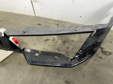 Zderzak przedni Lamborghini Gallardo PRZEDLIFT Mocowanie ślizg 2003-2008 Zderzak przedni Lamborghini Gallardo PRZEDLIFT Mocowanie ślizg 2003-2008