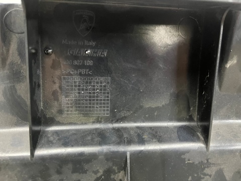 Zderzak przedni Lamborghini Gallardo PRZEDLIFT Mocowanie ślizg 2003-2008 Zderzak przedni Lamborghini Gallardo PRZEDLIFT Mocowanie ślizg 2003-2008