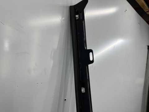 Nakładka progu Volvo V40 S40 sedan kombi 95-04r. prawa listwa próg zewnętrzny 30618433 Nakładka progu Volvo V40 S40 sedan kombi 95-04r. prawa listwa próg zewnętrzny 30618433