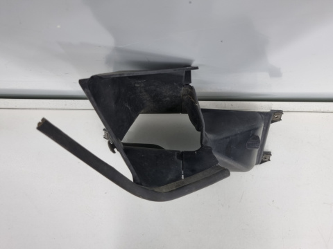 Kanał powietrza zderzaka BMW 3 E92 Coupe E93 Cabrio prawa kierownica chłodzenia hamulców 7161434 Kanał powietrza zderzaka BMW 3 E92 Coupe E93 Cabrio prawa kierownica chłodzenia hamulców 7161434