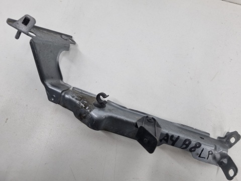 Ślizg Audi A4 B8 07-11r. przedlift lewe mocowanie uchwyt podpora błotnika przedniego 8k0821135 Ślizg Audi A4 B8 07-11r. przedlift lewe mocowanie uchwyt podpora błotnika przedniego 8k0821135