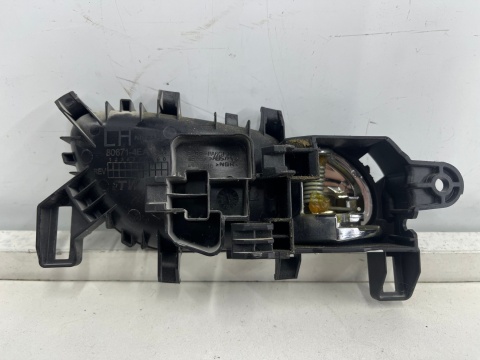 Klamka Nissan Qashqai II 2 J11 13-21r. lewa tylna przednia wewnętrzna rączka uchwyt drzwi 80671-4ea1 Klamka Nissan Qashqai II 2 J11 13-21r. lewa tylna przednia wewnętrzna rączka uchwyt drzwi 80671-4ea1