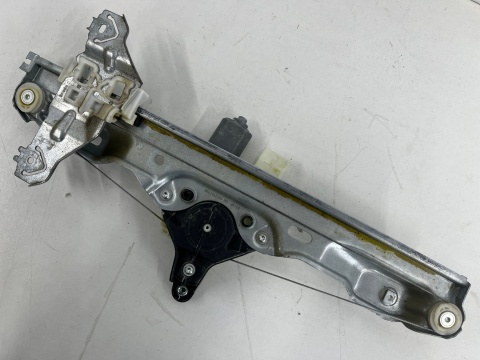 Podnośnik szyb Nissan Qashqai II 2 J11 Renault Kadjar 2013-2021r. silniczek mechanizm lewy tył 6pin 82701-hv00b Podnośnik szyb Nissan Qashqai II 2 J11 Renault Kadjar 2013-2021r. silniczek mechanizm lewy tył 6pin 82701-hv00b