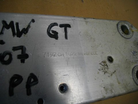 Belka zderzaka BMW F07 GT Gran Turismo przednie prawe wzmocnienie strefa zgniotu odbojnik Belka zderzaka BMW F07 GT Gran Turismo przednie prawe wzmocnienie strefa zgniotu odbojnik