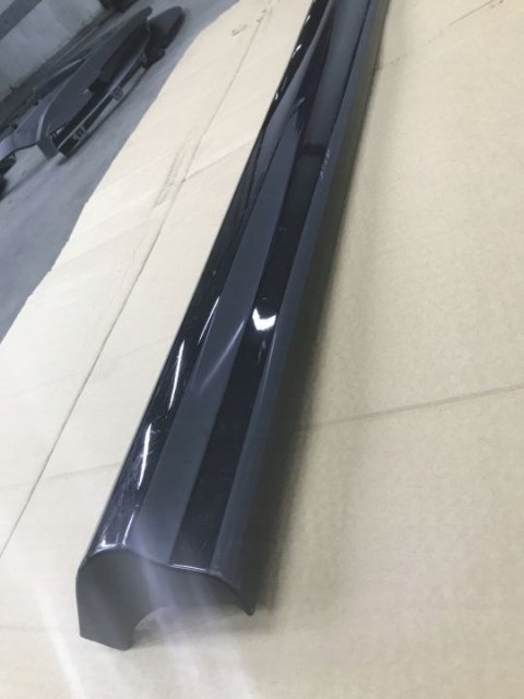 Listwa Mercedes Vito III w447 AMG Exclusive dolna prawa nakładka drzwi bocznych przesuwnych próg a4476906001 Listwa Mercedes Vito III w447 AMG Exclusive dolna prawa nakładka drzwi bocznych przesuwnych próg a4476906001