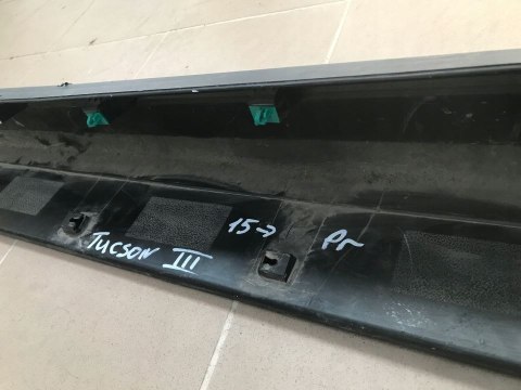 Nakładka progu Hyundai Tucson III 15-20r. prawa listwa próg zewnętrzny Nakładka progu Hyundai Tucson III 15-20r. prawa listwa próg zewnętrzny