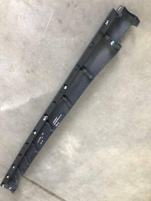 Nakładka progu Jeep Cherokee KL 5 V 13r.- prawa listwa prawy próg zewnętrzny 64720A