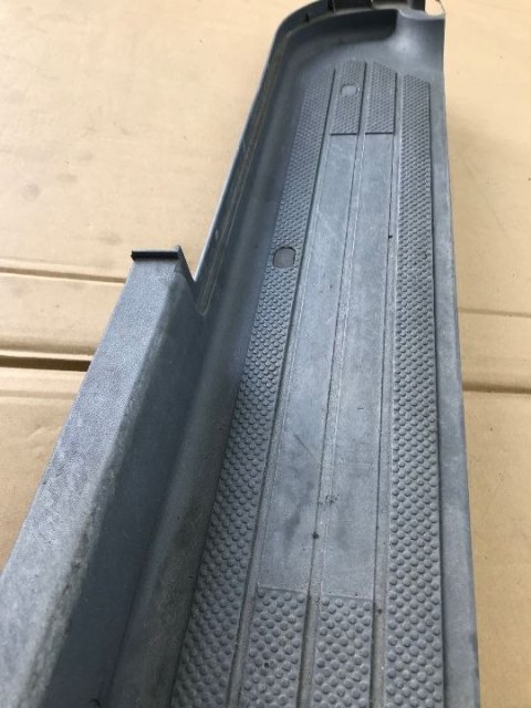 Nakładka progu Mercedes Vito II w639 stopień wewnętrzny progowy lewy kierowcy Nakładka progu Mercedes Vito II w639 stopień wewnętrzny progowy lewy kierowcy