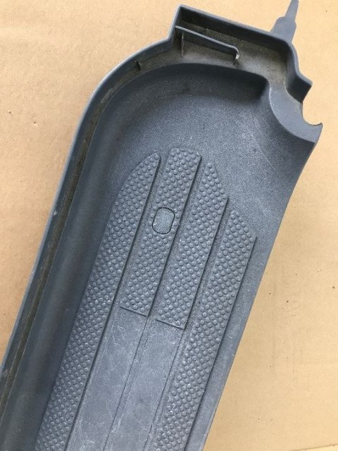 Nakładka progu Mercedes Vito II w639 stopień wewnętrzny progowy lewy kierowcy Nakładka progu Mercedes Vito II w639 stopień wewnętrzny progowy lewy kierowcy