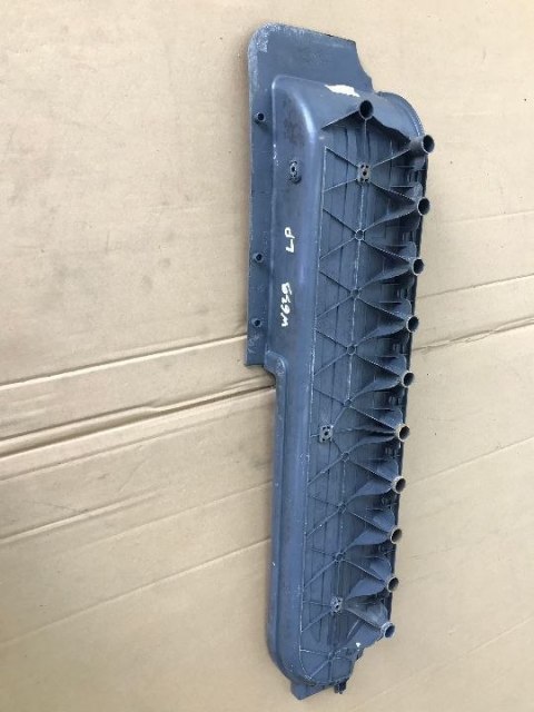 Nakładka progu Mercedes Vito II w639 stopień wewnętrzny progowy lewy kierowcy Nakładka progu Mercedes Vito II w639 stopień wewnętrzny progowy lewy kierowcy