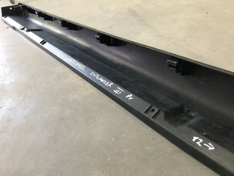 Nakładka progu Mitsubishi Outlander 3 III 12-22r. prawa listwa próg zewnętrzny 6512A422 Nakładka progu Mitsubishi Outlander 3 III 12-22r. prawa listwa próg zewnętrzny 6512A422