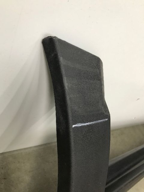 Nakładka progu Opel Crossland X 17r.- prawa listwa próg zewnętrzny 13482064 Nakładka progu Opel Crossland X 17r.- prawa listwa próg zewnętrzny 13482064