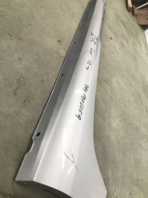 Nakładka progu Renault Zoe 12r.- lewa listwa próg zewnętrzny 764197005R Nakładka progu Renault Zoe 12r.- lewa listwa próg zewnętrzny 764197005R