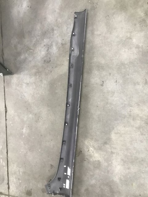 Nakładka progu Renault Zoe 12r.- lewa listwa próg zewnętrzny 764197005R Nakładka progu Renault Zoe 12r.- lewa listwa próg zewnętrzny 764197005R