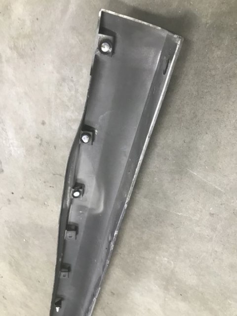 Nakładka progu Renault Zoe 12r.- lewa listwa próg zewnętrzny 764197005R Nakładka progu Renault Zoe 12r.- lewa listwa próg zewnętrzny 764197005R