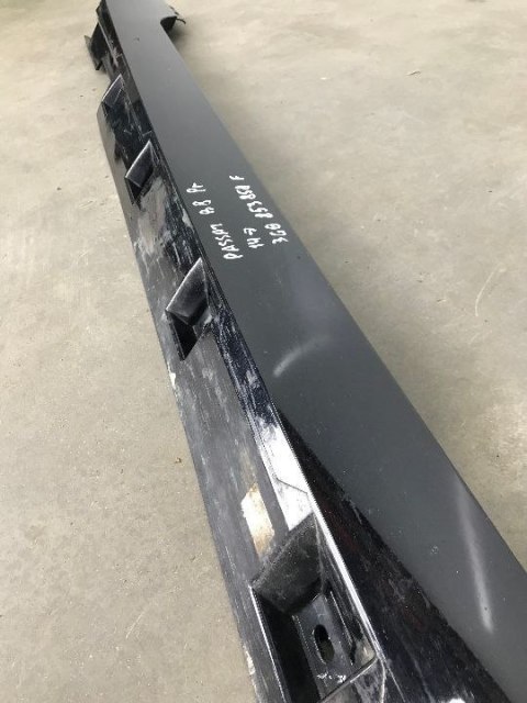 Nakładka progu Vw Passat B8 14-24r. prawa listwa próg zewnętrzny 3G0853858F Nakładka progu Vw Passat B8 14-24r. prawa listwa próg zewnętrzny 3G0853858F
