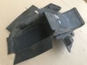 Osłona chłodnicy BMW 3 E46 wlot kierownica powietrza prawa zderzaka pasa przedniego 8197928
