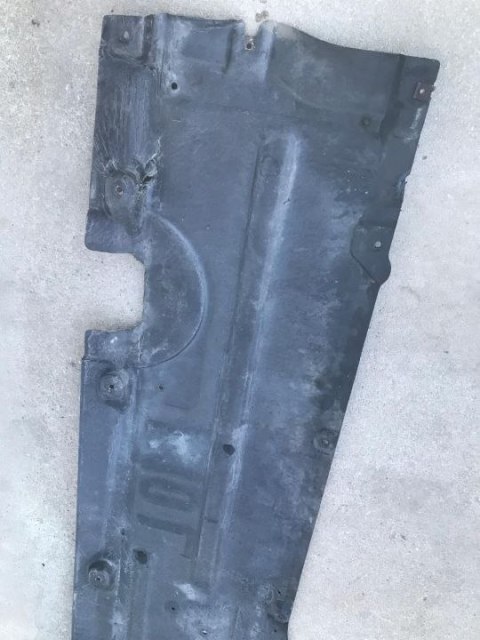Osłona podwozia BMW 5 F10 F11 dolna płyta prawa lewa KOMPLET Osłona podwozia BMW 5 F10 F11 dolna płyta prawa lewa KOMPLET