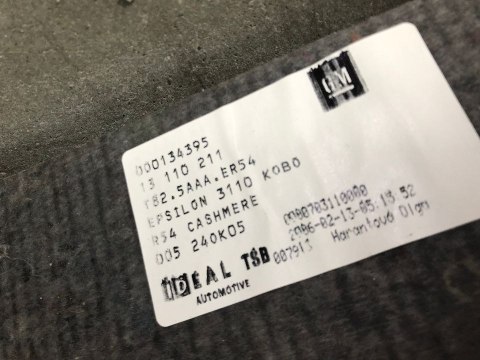 Tapicerka Opel Vectra C KOMBI 02-08r. wykładzina podłoga bagażnika boczki próg KOMPLET 13110211