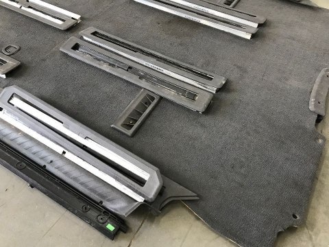 Wykładzina Peugeot 807 Citroen C8 Ulysse Phedra szyny mocowanie foteli podłoga dywan mata czarna zaślepki Wykładzina Peugeot 807 Citroen C8 Ulysse Phedra szyny mocowanie foteli podłoga dywan mata czarna zaślepki