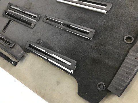 Wykładzina Peugeot 807 Citroen C8 Ulysse Phedra szyny mocowanie foteli podłoga dywan mata czarna zaślepki Wykładzina Peugeot 807 Citroen C8 Ulysse Phedra szyny mocowanie foteli podłoga dywan mata czarna zaślepki