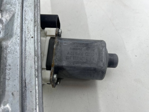 Podnośnik szyb Mitsubishi Colt VI 6 Z30 3Drzwi 04-12r. prawy przedni silniczek mechanizm 2pin 5713a136 Podnośnik szyb Mitsubishi Colt VI 6 Z30 3Drzwi 04-12r. prawy przedni silniczek mechanizm 2pin 5713a136