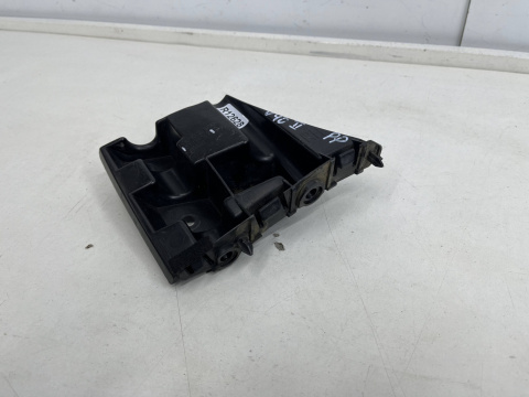 Ślizg Volvo V40 II 12-19r. prawe przednie mocowanie zderzaka wspornik 31395102 Ślizg Volvo V40 II 12-19r. prawe przednie mocowanie zderzaka wspornik 31395102