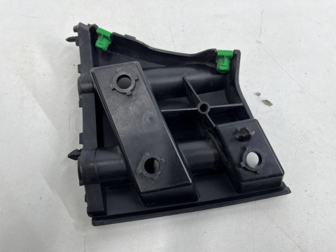 Ślizg Volvo V40 II 12-19r. prawe przednie mocowanie zderzaka wspornik 31395102 Ślizg Volvo V40 II 12-19r. prawe przednie mocowanie zderzaka wspornik 31395102