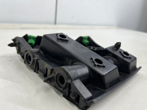 Ślizg Volvo V40 II 12-19r. prawe przednie mocowanie zderzaka wspornik 31395102 Ślizg Volvo V40 II 12-19r. prawe przednie mocowanie zderzaka wspornik 31395102