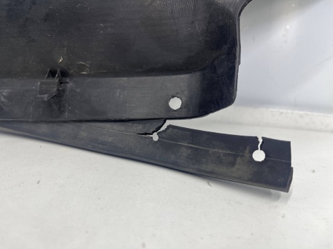 Osłona pasa przedniego Mitsubishi ASX I 12-19r. nakładka górna zamka 6400c948 Osłona pasa przedniego Mitsubishi ASX I 12-19r. nakładka górna zamka 6400c948