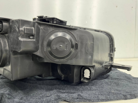 Lampa reflektor Citroen Berlingo III 3 Multispace 2018r.- lewa przednia wersja osobowa 9816825180 Lampa reflektor Citroen Berlingo III 3 Multispace 2018r.- lewa przednia wersja osobowa 9816825180