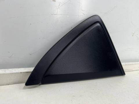 Listwa Mazda 3 III DJ DL 14r.- prawa tylna nakładka drzwi trójkąt db5j50m51 Listwa Mazda 3 III DJ DL 14r.- prawa tylna nakładka drzwi trójkąt db5j50m51