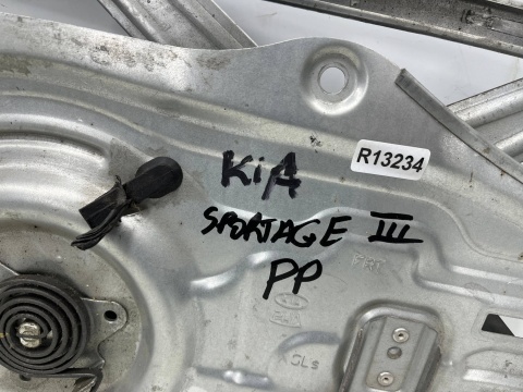 Podnośnik szyb Kia Sportage 3 III 10-15r. prawy przedni mechanizm silniczek 824803u120 Podnośnik szyb Kia Sportage 3 III 10-15r. prawy przedni mechanizm silniczek 824803u120