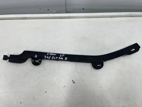 Pianka Audi Q8 e-tron 18r.- absorber styropian izolator pasa przedniego KOMPLET 4KE807914B 4KE807912a Pianka Audi Q8 e-tron 18r.- absorber styropian izolator pasa przedniego KOMPLET 4KE807914B 4KE807912a