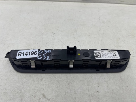 Przełącznik BMW 5 G30 G31 17-24r. przycisk pamięci fotela pasażera 18347910 Przełącznik BMW 5 G30 G31 17-24r. przycisk pamięci fotela pasażera 18347910
