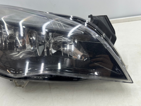 Lampa reflektor Opel Astra J 4 IV 5d sedan kombi 09-15r. PRAWA przednia zwykła bez soczewki H7 13371596 Lampa reflektor Opel Astra J 4 IV 5d sedan kombi 09-15r. PRAWA przednia zwykła bez soczewki H7 13371596