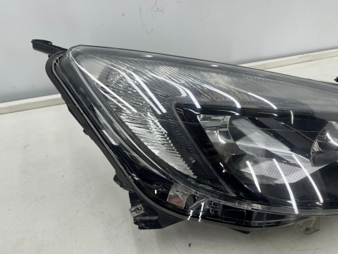 Lampa reflektor Opel Astra J 4 IV 5d sedan kombi 09-15r. PRAWA przednia zwykła bez soczewki H7 13371596 Lampa reflektor Opel Astra J 4 IV 5d sedan kombi 09-15r. PRAWA przednia zwykła bez soczewki H7 13371596
