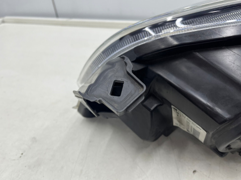 Lampa reflektor Opel Astra J 4 IV 5d sedan kombi 09-15r. PRAWA przednia zwykła bez soczewki H7 13371596 Lampa reflektor Opel Astra J 4 IV 5d sedan kombi 09-15r. PRAWA przednia zwykła bez soczewki H7 13371596