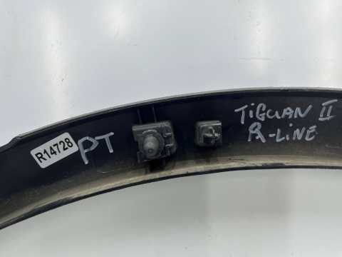 Listwa Tiguan II 5na R-Line 16-24r. prawy tylny rant nadkola błotnika nakładka prawy tył 5na854820k Listwa Tiguan II 5na R-Line 16-24r. prawy tylny rant nadkola błotnika nakładka prawy tył 5na854820k