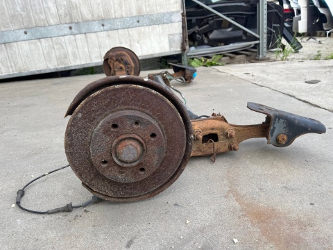 Belka zawieszenia Citroen C3 I 02-09r. oś tylna amortyzatory komplet Belka zawieszenia Citroen C3 I 02-09r. oś tylna amortyzatory komplet