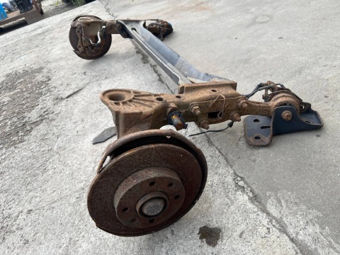 Belka zawieszenia Citroen C3 I 02-09r. oś tylna amortyzatory komplet Belka zawieszenia Citroen C3 I 02-09r. oś tylna amortyzatory komplet