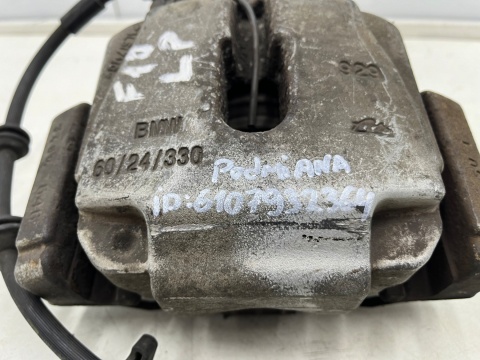 Zacisk hamulcowy BMW 5 F10 F11 2.0d lewe przednie jarzmo mocowanie Zacisk hamulcowy BMW 5 F10 F11 2.0d lewe przednie jarzmo mocowanie